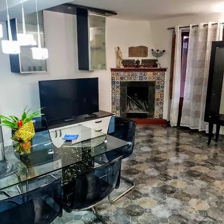 Don Carmelo O'sciality House * Taormina